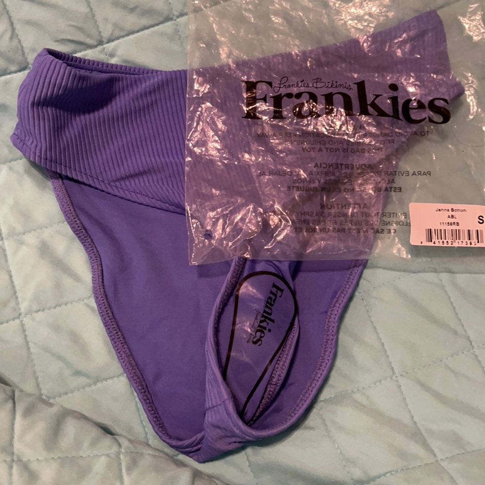 Frankies Bikinis- Jenna Top and Bottom